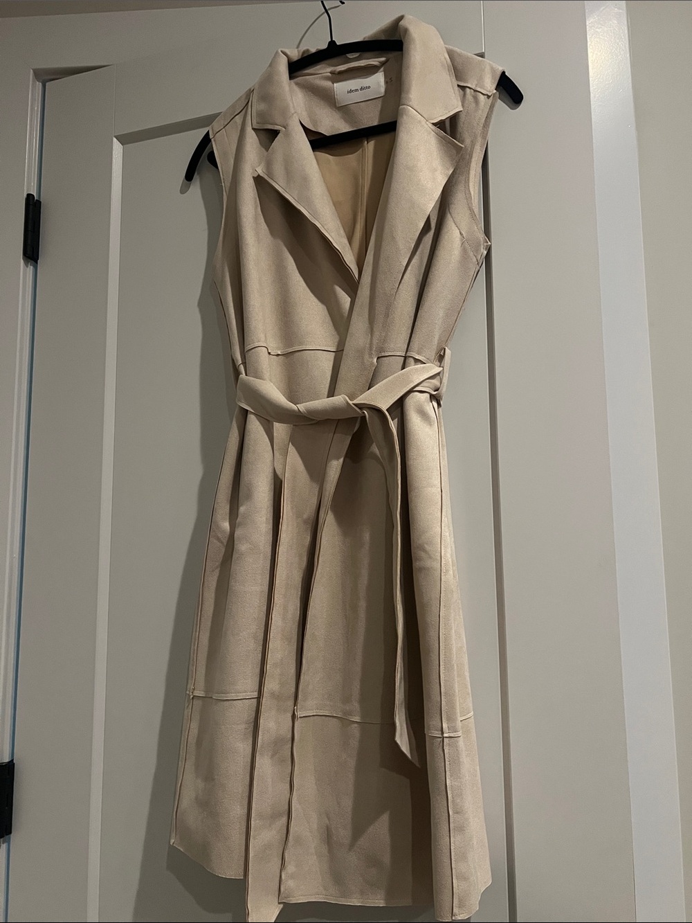 Sleeveless Belted Trench Vest in Beige by Aritzia